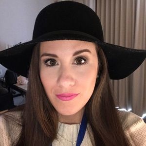 Meet your Posher, Laura